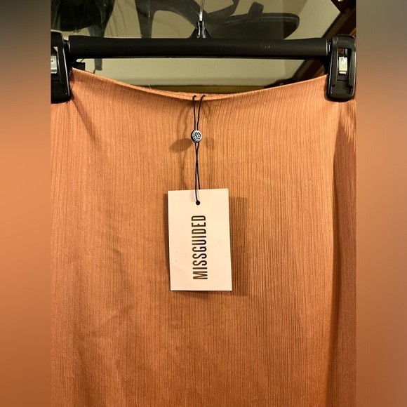 NWT missguided maxi skirt, size 6 - Picture 3 of 7